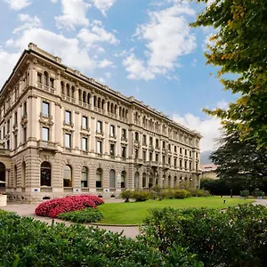 Palace 4*, Como Italien